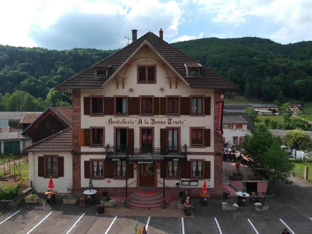 Le Valtrivin Hotell Lapoutroie Exteriör bild