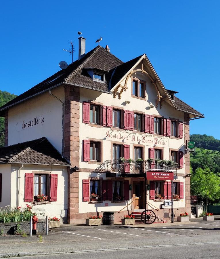 Le Valtrivin Hotell Lapoutroie Exteriör bild