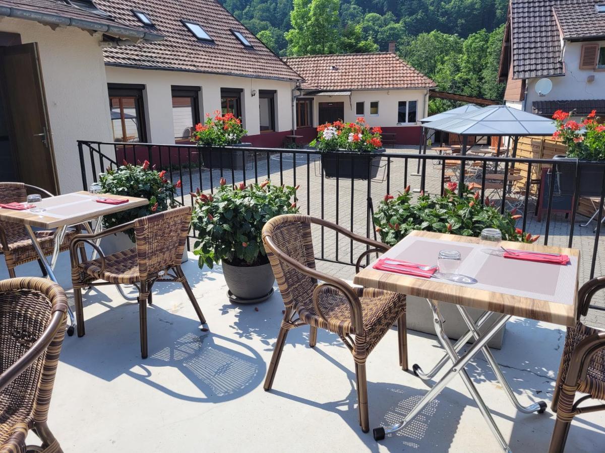 Le Valtrivin Hotell Lapoutroie Exteriör bild