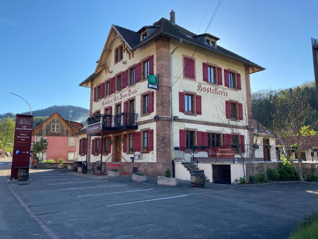 Le Valtrivin Hotell Lapoutroie Exteriör bild
