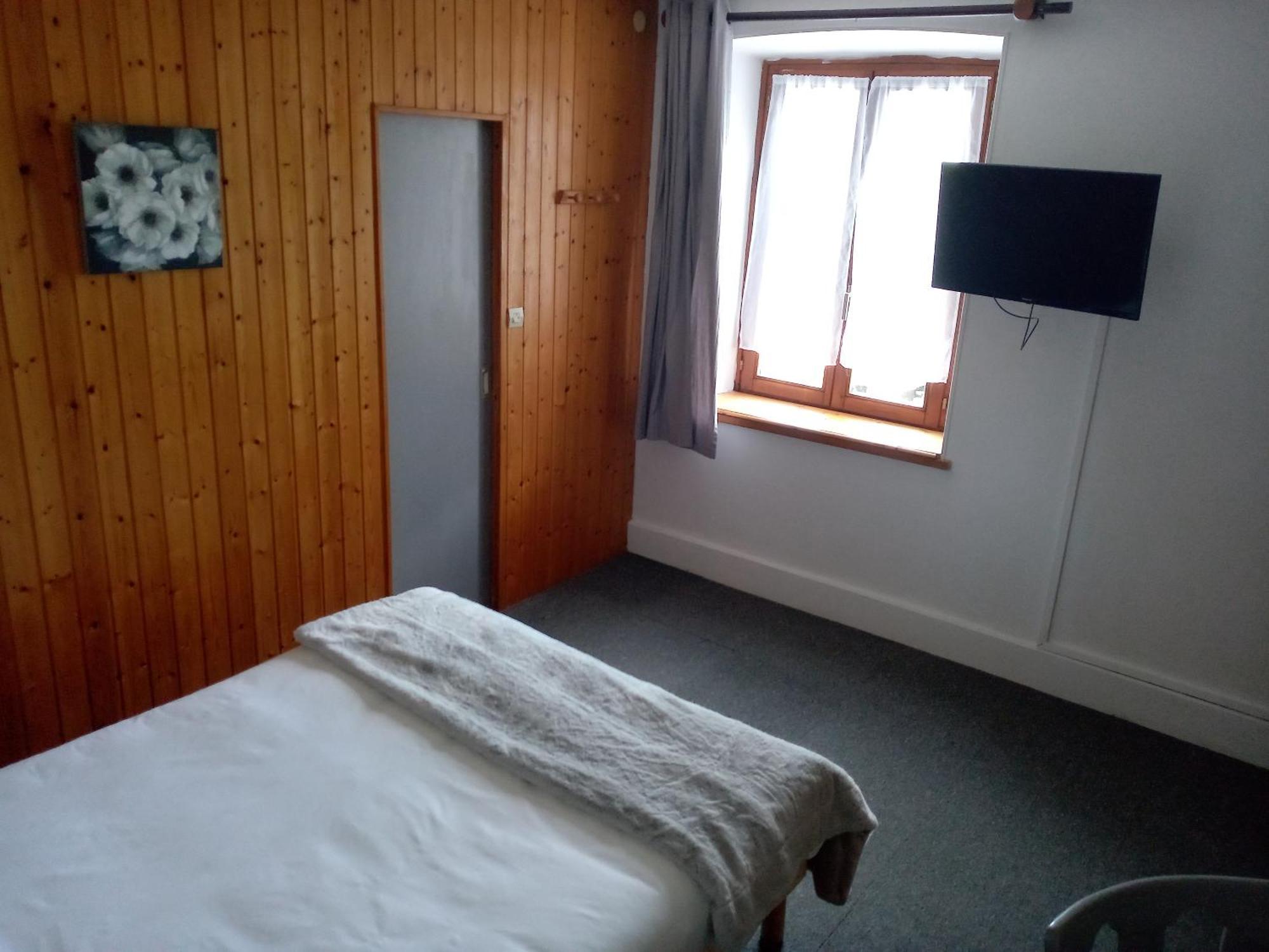 Le Valtrivin Hotell Lapoutroie Exteriör bild